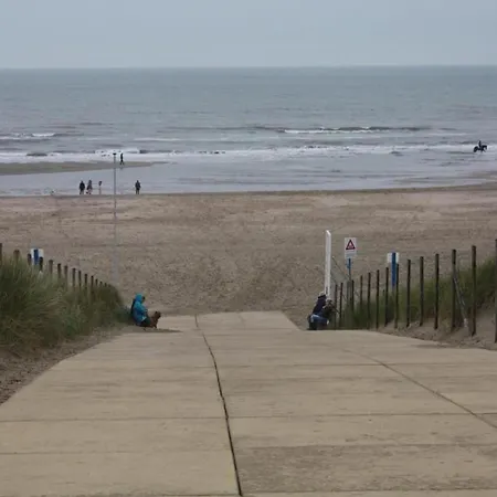 In Netherlands Near The Coast Holiday home 's-Gravenzande